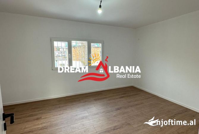 Shtepi ne shitje Apartament ne Tirane, 1+1, Mobilimi Bosh, pa mobiluar, Pagesa 75,000  Euro.