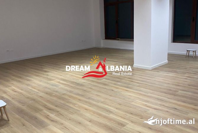 Ambient biznesi me qera 3+1 ne Tirane - 600 Euro