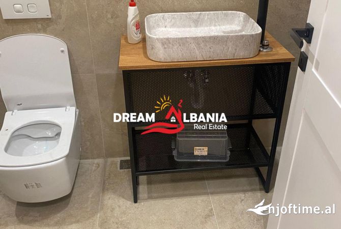 Ambient biznesi me qera 3+1 ne Tirane - 600 Euro
