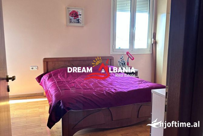 Shtepi me qera Vila Luksoze ne Tirane, 3+1, Mobilimi E mobiluar, Pagesa 800  Euro.