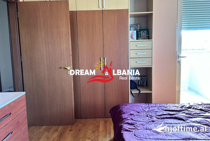 Shtepi me qera Vila Luksoze ne Tirane, 3+1, Mobilimi E mobiluar, Pagesa 800  Euro.