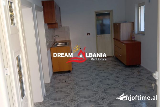 Shtepi me qera 2+1 ne Tirane - 400 Euro