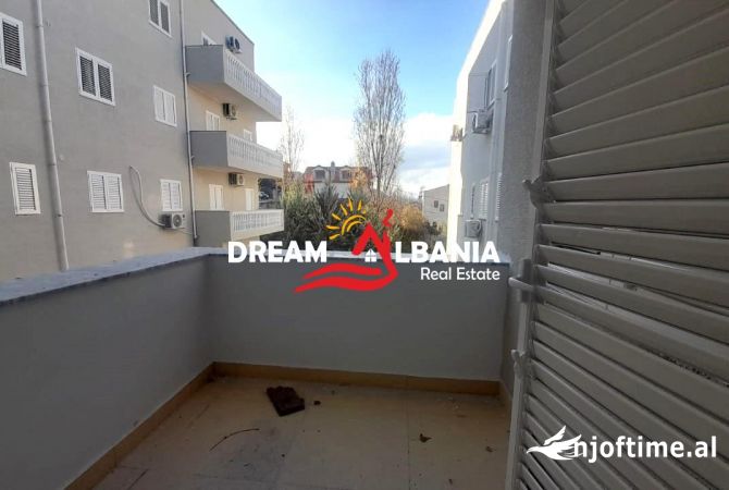 Shtepi ne shitje Apartament ne Tirane, 1+1, Mobilimi Bosh, pa mobiluar, Pagesa 128,940  Euro.