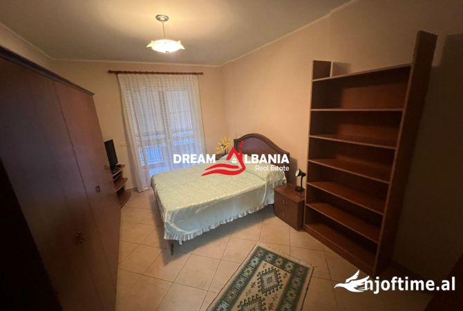 Shtepi me qera Apartament ne Tirane, 3+1, Mobilimi E mobiluar, Pagesa 1,000  Euro.