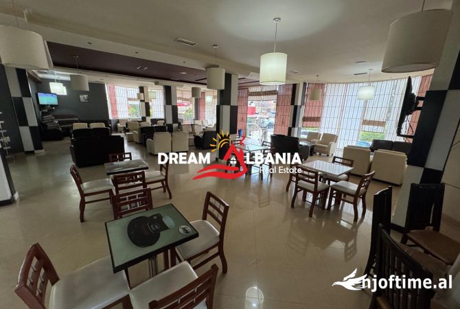 Ambient biznesi me qera 2+1 ne Tirane - 2,000 Euro