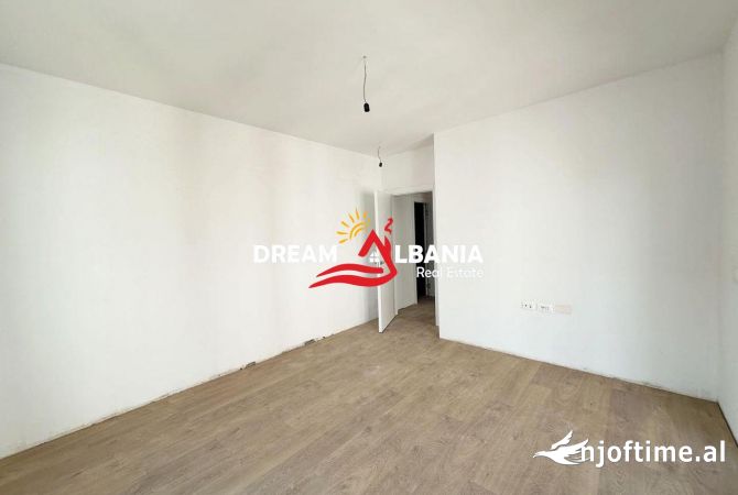 Shtepi ne shitje Apartament ne Tirane, 3+1, Mobilimi Bosh, pa mobiluar, Pagesa 305,100  Euro.
