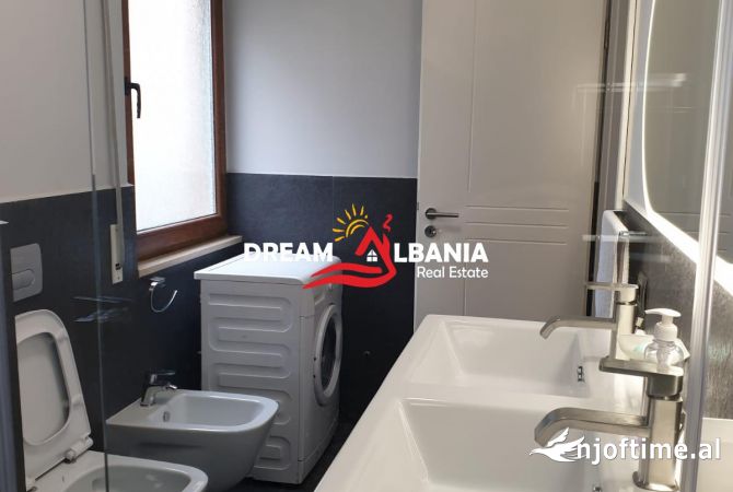 Shtepi me qera Apartament ne Tirane, 3+1, Mobilimi E mobiluar, Pagesa 1,200  Euro.