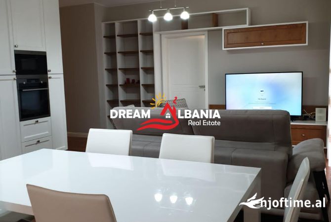 Shtepi me qera 3+1 ne Tirane - 1,100 Euro