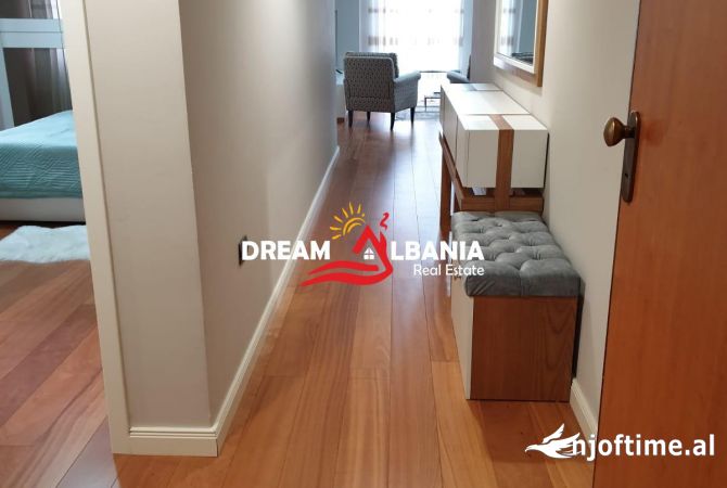 Shtepi me qera Apartament ne Tirane, 3+1, Mobilimi E mobiluar, Pagesa 1,200  Euro.