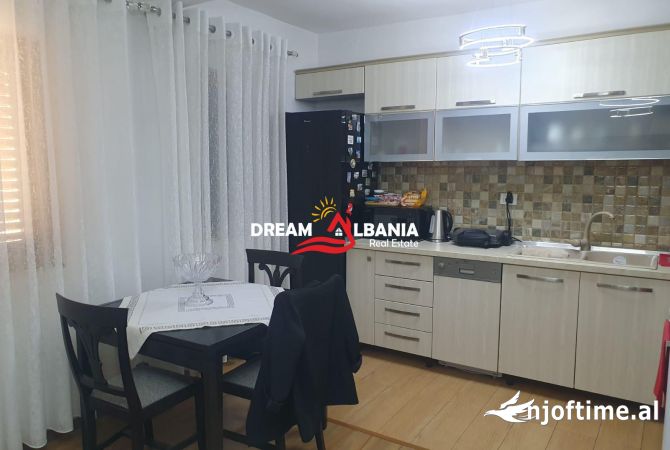 Shtepi me qera 3+1 ne Tirane - 800 Euro