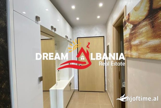 Shtepi me qera Apartament ne Tirane, 3+1, Mobilimi E mobiluar, Pagesa 1,800  Euro.