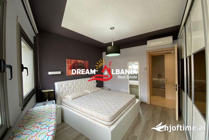 Shtepi me qera Apartament ne Tirane, 3+1, Mobilimi E mobiluar, Pagesa 1,800  Euro.