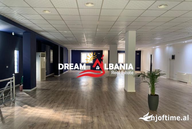 Ambient biznesi me qera 3+1 ne Tirane - 2,700 Euro