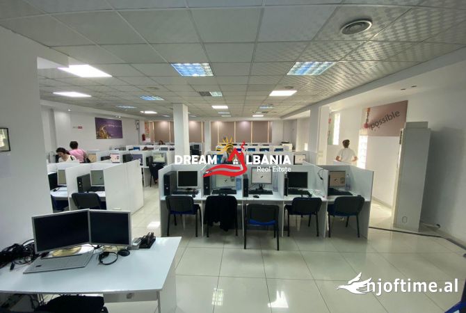 Ambjent biznesi per zyra me qera tek Stacioni i Trenit, rruga Reshit Petrela (ID 4261626)