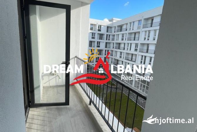 Ambjent 3+1 me qera per zyra ne rrugen 5 Maji (ID 42611225)