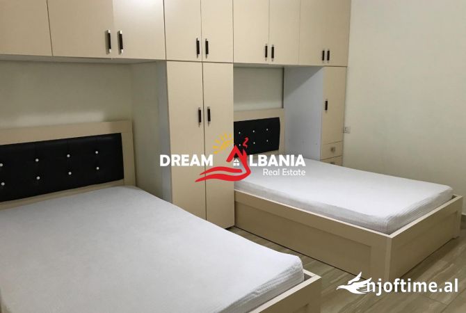 Shtepi me qera Apartament ne Tirane, 3+1, Mobilimi E mobiluar, Pagesa 800  Euro.