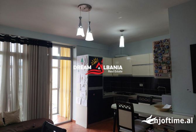 Shtepi me qera 2+1 ne Tirane - 470 Euro