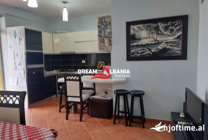 Shtepi me qera 2+1 ne Tirane - 470 Euro