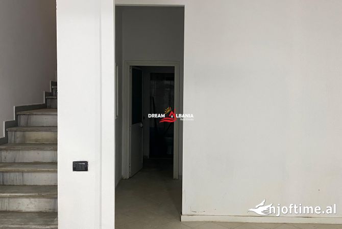 Zyre me qera ne Qender, prane Mullirit te Vjeter, Tirane (ID 42611127)