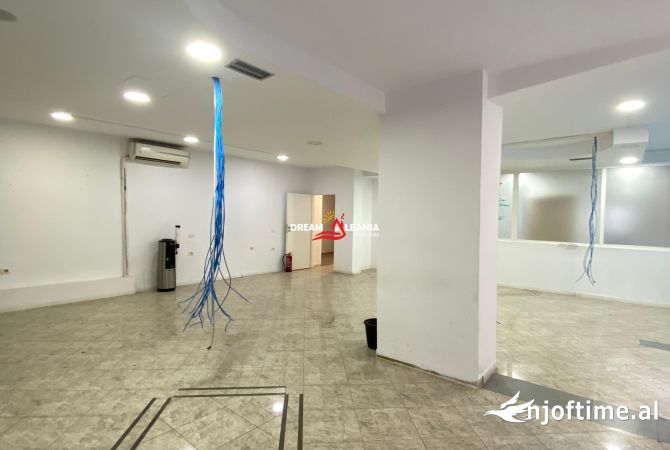 Ambient biznesi me qera 3+1 ne Tirane - 3,500 Euro
