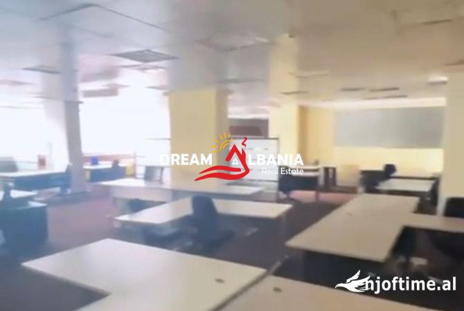 Ambient biznesi me qera 3+1 ne Tirane - 12,400 Euro