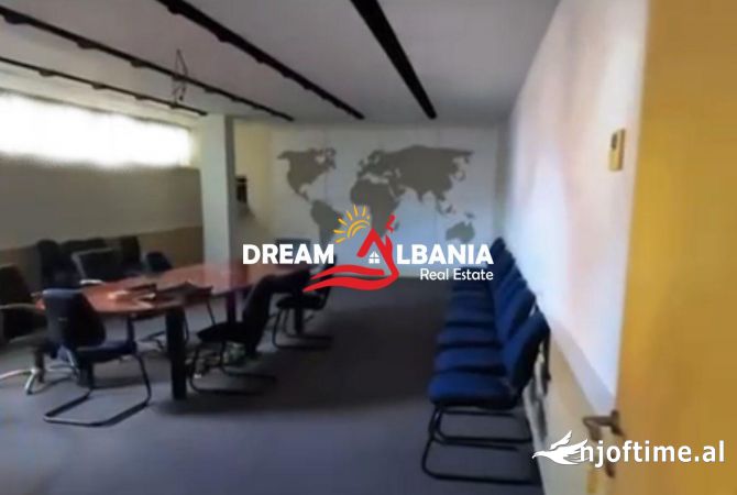 Ambient biznesi me qera 3+1 ne Tirane - 12,400 Euro