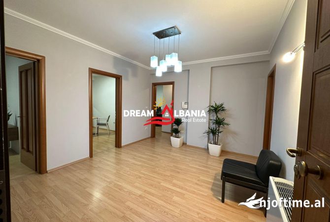 Ambient biznesi me qera 5+1 ne Tirane - 6,500 Euro