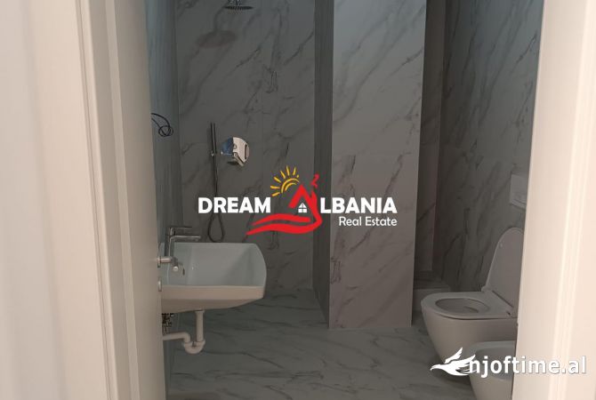 Shtepi me qera Apartament ne Tirane, Garsoniere, Mobilimi Bosh, pa mobiluar, Pagesa 250  Euro.