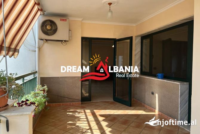 Ambient biznesi me qera 3+1 ne Tirane - 1,200 Euro