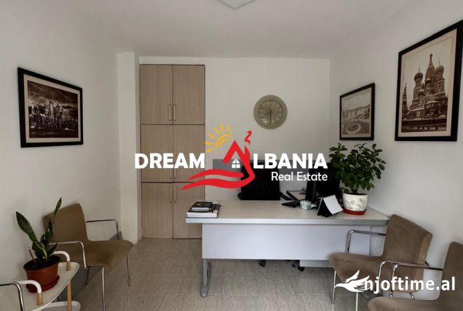 Ambient biznesi me qera 3+1 ne Tirane - 300 Euro