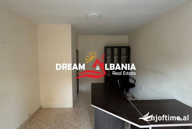 Ambient biznesi me qera 3+1 ne Tirane - 350 Euro