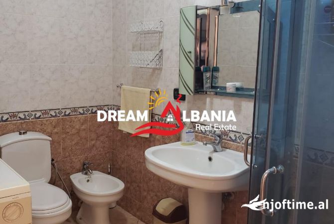Shtepi me qera Apartament ne Tirane, 2+1, Mobilimi E mobiluar, Pagesa 550  Euro.