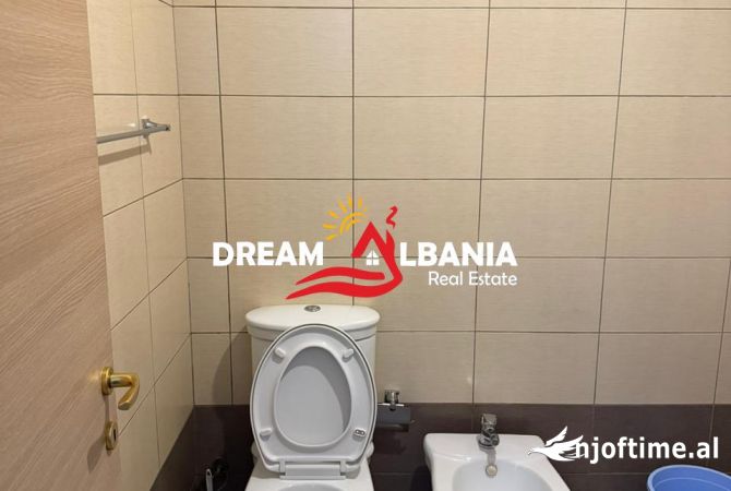 Shtepi me qera Apartament ne Tirane, 2+1, Mobilimi E mobiluar, Pagesa 700  Euro.