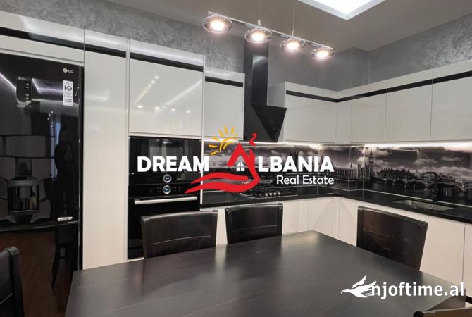 Shtepi ne shitje Apartament ne Tirane, 2+1, Mobilimi E mobiluar, Pagesa 260,000  Euro.