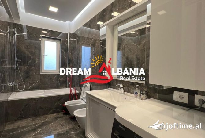 Shtepi ne shitje Apartament ne Tirane, 2+1, Mobilimi E mobiluar, Pagesa 260,000  Euro.