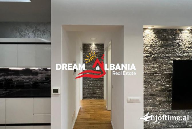 Shtepi ne shitje Apartament ne Tirane, 2+1, Mobilimi E mobiluar, Pagesa 260,000  Euro.