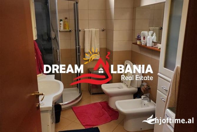 Shtepi ne shitje Apartament ne Tirane, 2+1, Mobilimi E mobiluar, Pagesa 288,000  Euro.