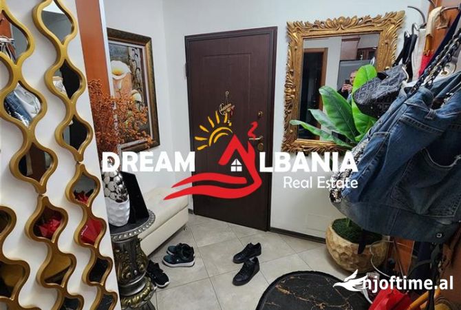 Shtepi ne shitje Apartament ne Tirane, 2+1, Mobilimi E mobiluar, Pagesa 288,000  Euro.