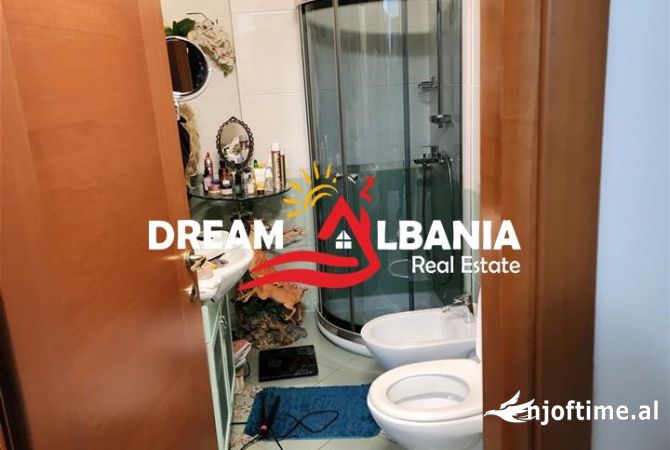 Shtepi ne shitje Apartament ne Tirane, 2+1, Mobilimi E mobiluar, Pagesa 288,000  Euro.