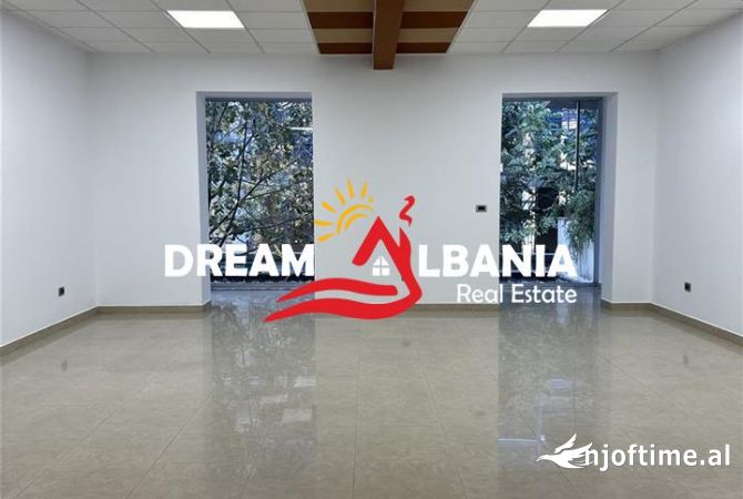 Ambient biznesi me qera 3+1 ne Tirane - 1,000 Euro