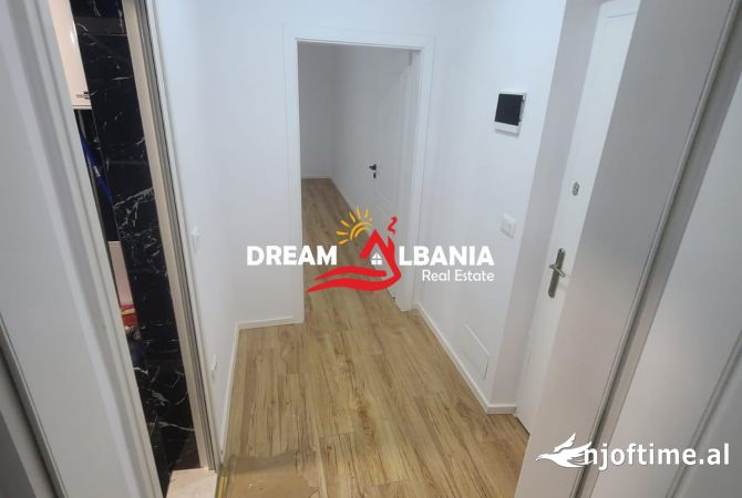 Shtepi ne shitje Apartament ne Tirane, 1+1, Mobilimi Bosh, pa mobiluar, Pagesa 120,000  Euro.