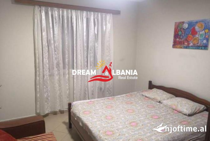 Shtepi ne shitje Apartament ne Tirane, 3+1, Mobilimi Pjeserisht e mobiluar, Pagesa 150,000  Euro.