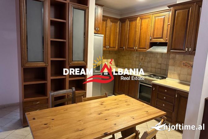 Shtepi me qera 2+1 ne Tirane - 75,000 Leke