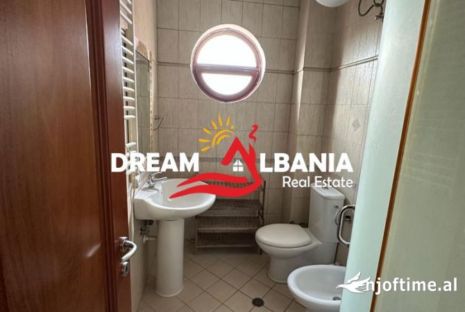 Shtepi me qera Apartament ne Tirane, 2+1, Mobilimi E mobiluar, Pagesa 75,000  Leke.