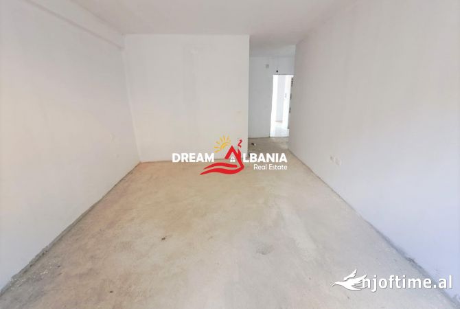 Shtepi ne shitje Apartament ne Tirane, 3+1, Mobilimi E mobiluar, Pagesa 330,000  Euro.