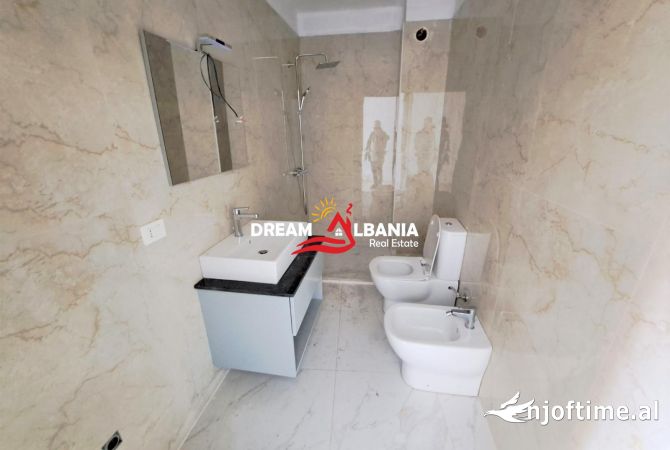 Shtepi ne shitje Apartament ne Tirane, 3+1, Mobilimi E mobiluar, Pagesa 330,000  Euro.