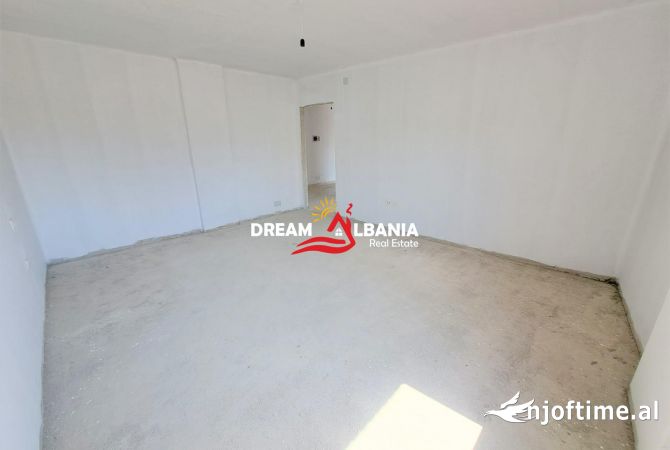 Shtepi ne shitje Apartament ne Tirane, 3+1, Mobilimi E mobiluar, Pagesa 330,000  Euro.