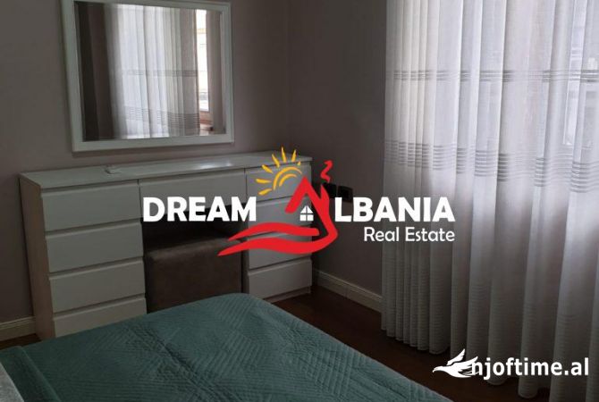 Shtepi ne shitje Apartament ne Tirane, 3+1, Mobilimi E mobiluar, Pagesa 350,000  Euro.