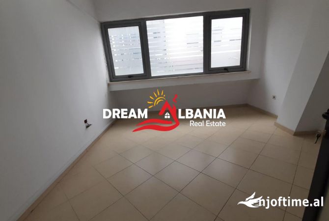Ambjent per zyra me qera tek Rruga e Kavajes, prane Globe (ID 42611104)