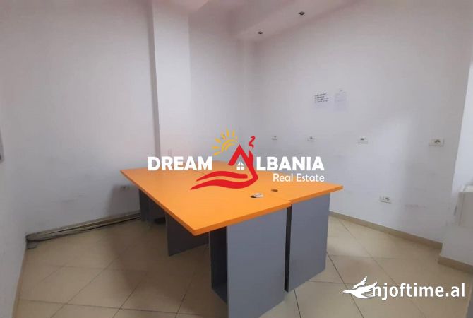 Ambjent per zyra me qera tek Rruga e Kavajes, prane Globe (ID 42611104)